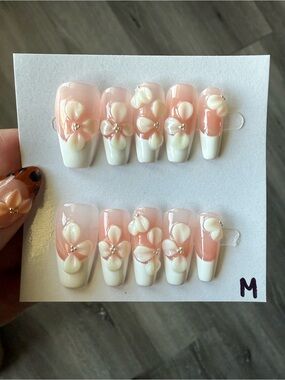 Peach & White 3D Floral Press-On Nails